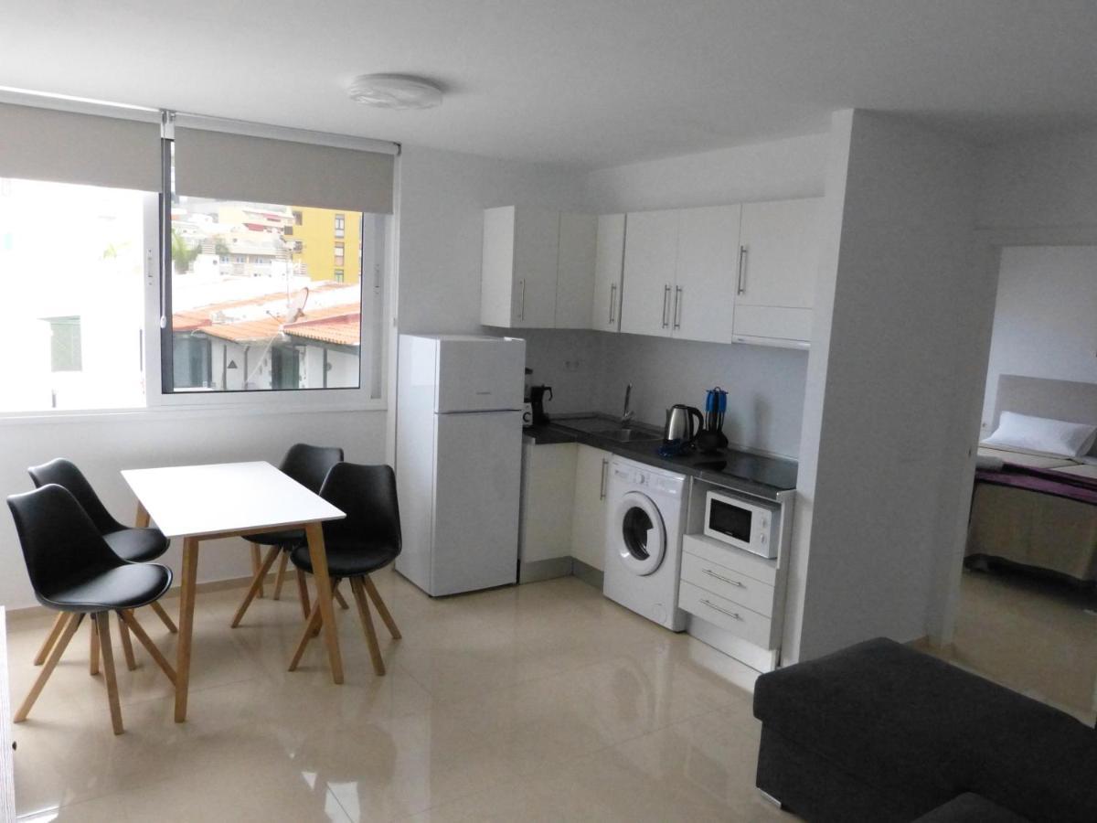Suncanarias Apartamentos Cristal Playa La Arena Puerto de Santiago  Buitenkant foto