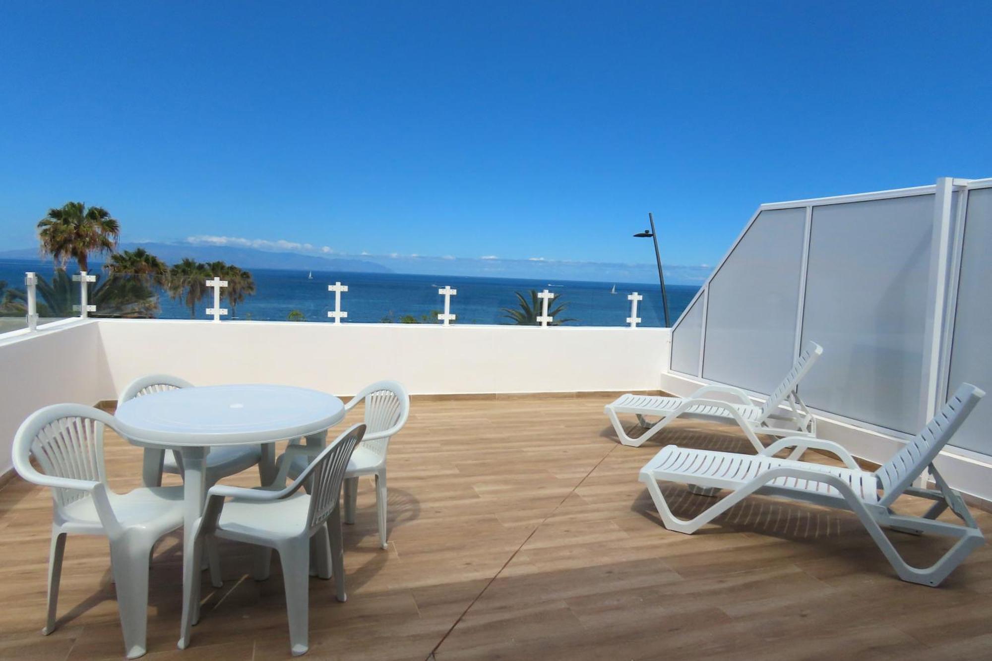 Suncanarias Apartamentos Cristal Playa La Arena Puerto de Santiago  Buitenkant foto